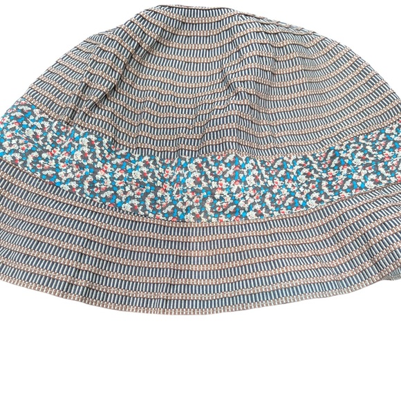 Grevi bucket hat. Made in Italy. 
Vintage and Vacation Ready!! - Picture 2 of 6